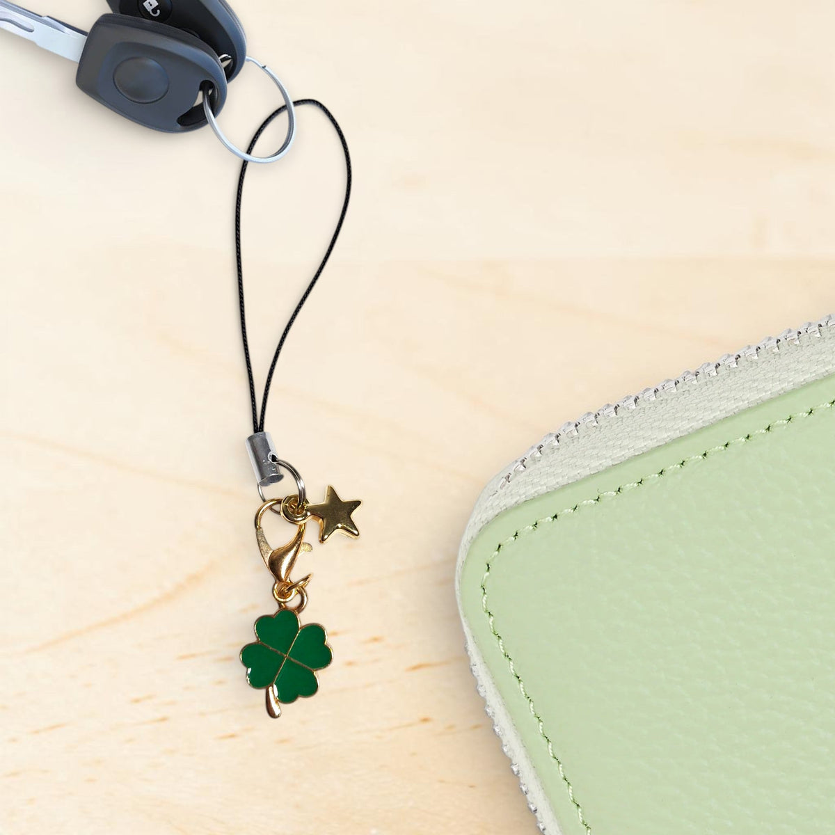 Cloverleaf Charm