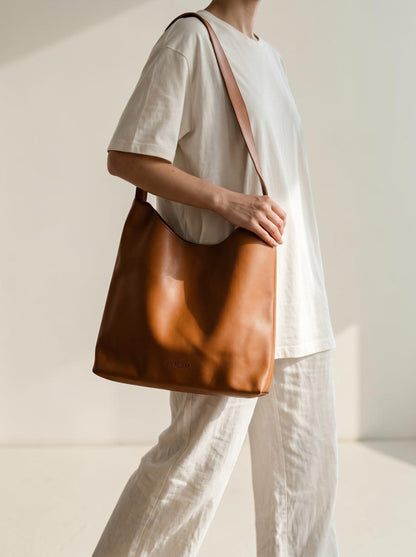 Grounded Shoulder Bag Rust Brown